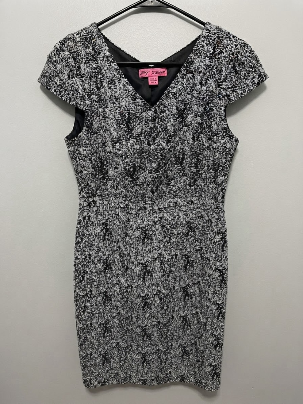 Betsey Johnson Black & White Textured V-Neck Midi Dress